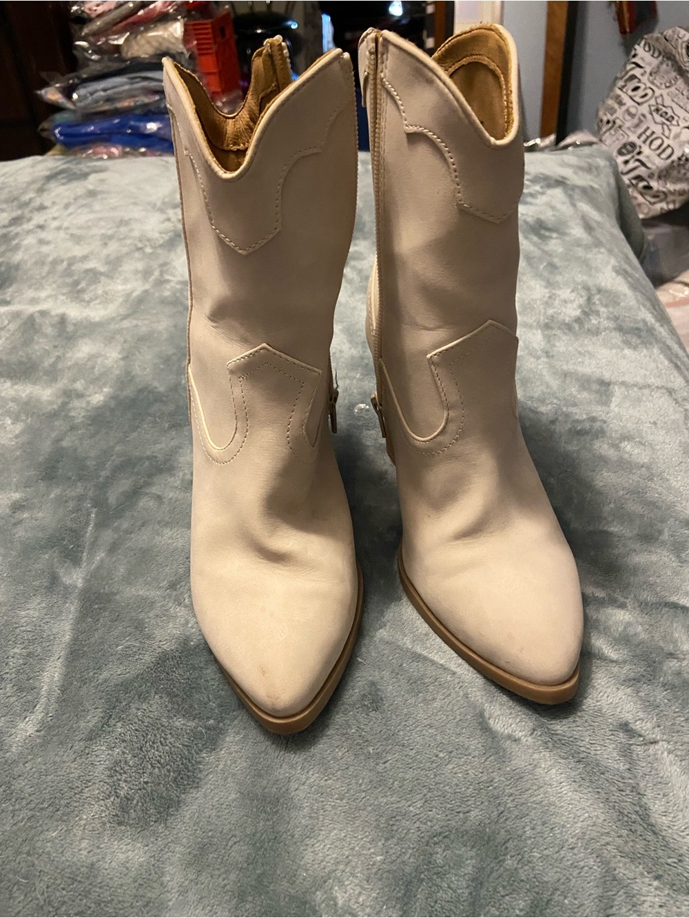 Kohl's Cream Western-Style Pointed Toe Ankle Boots